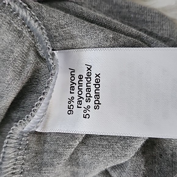 Maurices "I Don't Winter Well" Gray V-neck Short Sleeve Tee - Picture 14 of 15